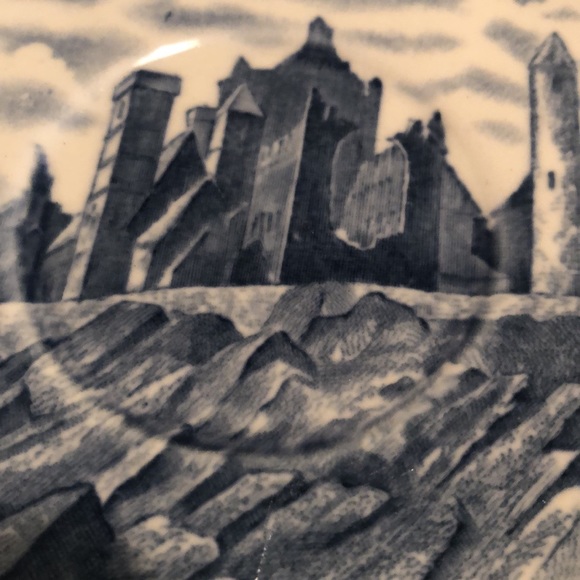 Set of Old Castles “The Rock of Cashel” Saucers - Picture 4 of 10